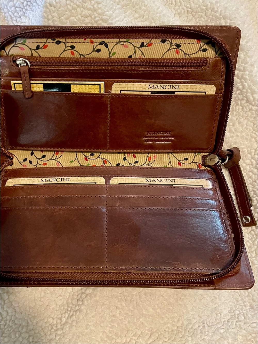 Mancini leather zip wallet new in box